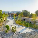 Arti Villa *