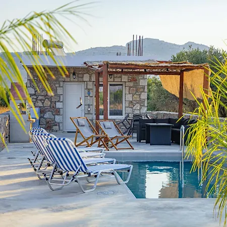 Dreamy 2 Bd With Private Pool Charaki