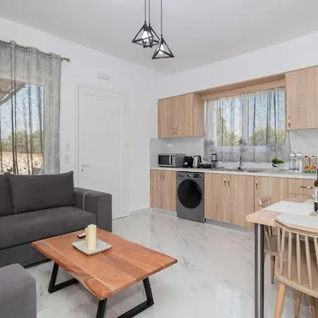 Villa Arti Charaki Vila *