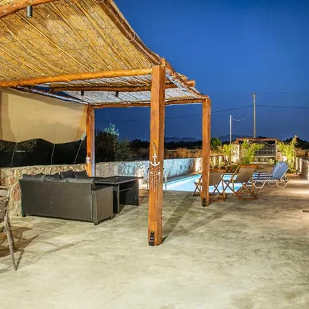 Villa Arti Charaki Vila Haraki