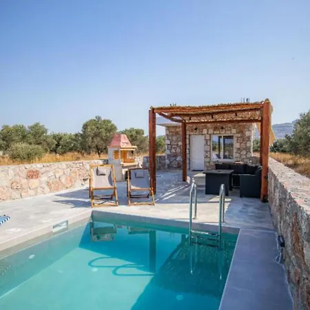 Vila Villa Arti Charaki Haraki